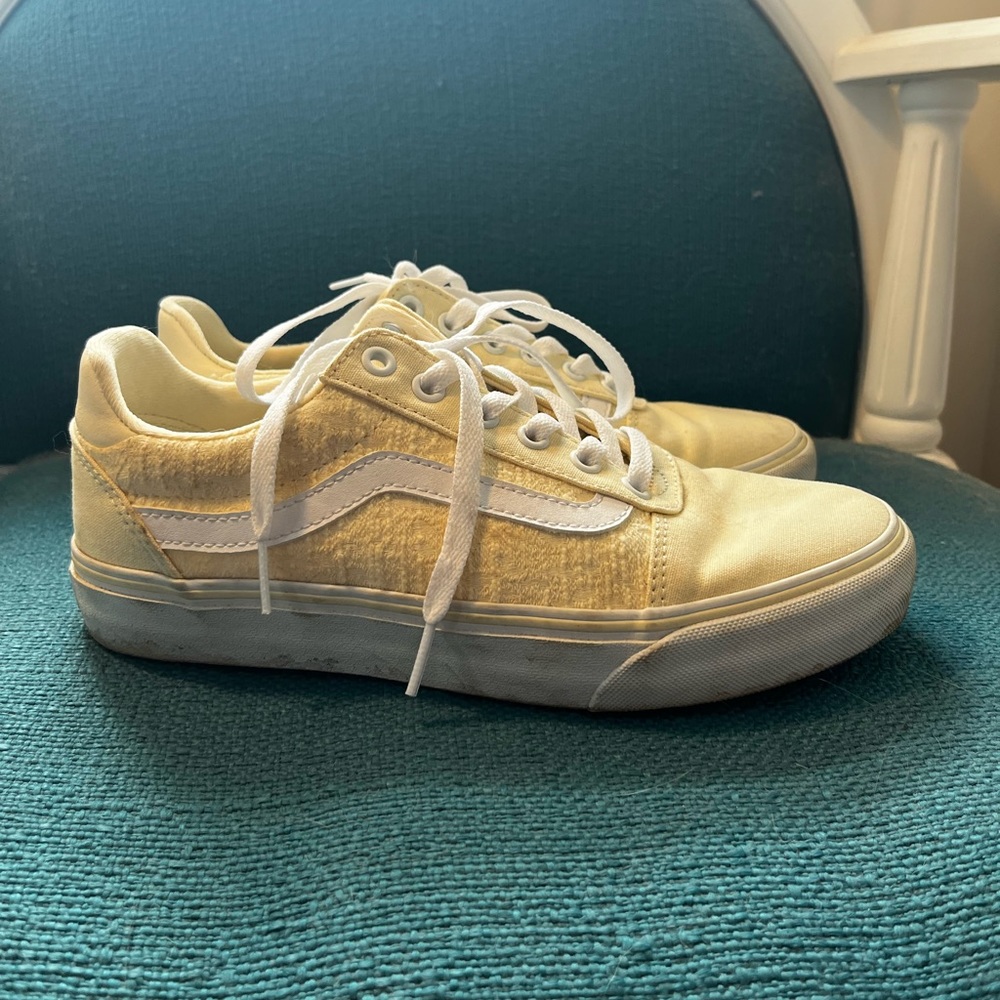 Light Yellow Deluxe Comfort Vans Women’s Size 8